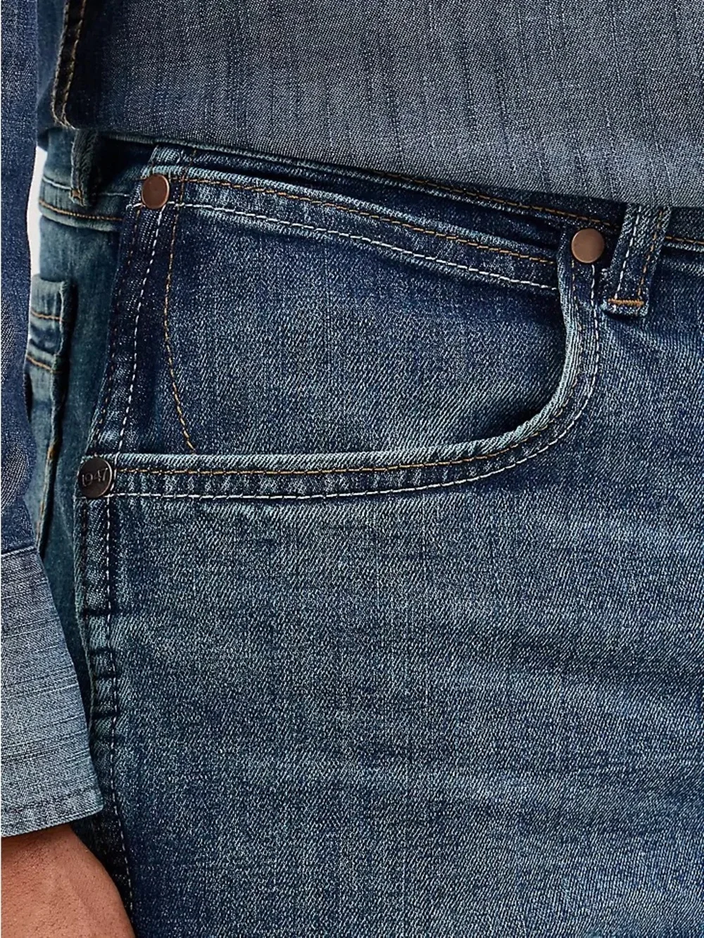 MEN'S WRANGLER RETRO® SLIM FIT STRAIGHT LEG JEAN in Portland medium wash 30/30